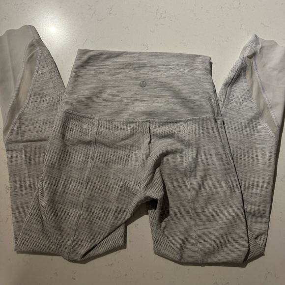 LULULEMON CROPPED LEGGING - Picture 1 of 3